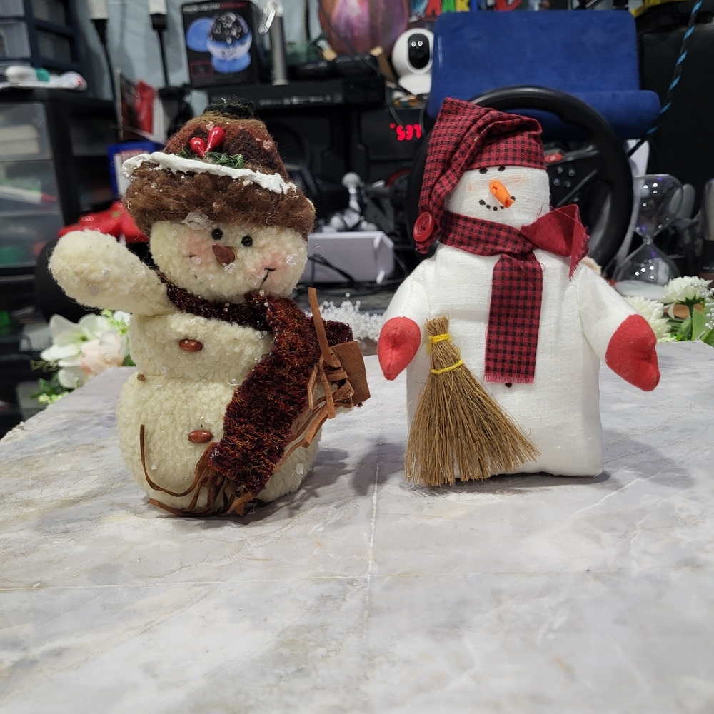 2 Vintage Snowman Figurines For Winter Decor (One Plush, One Mixed Material) 6"